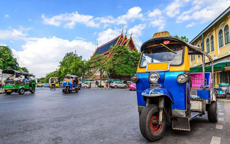 how to get to Wat Xieng Thong